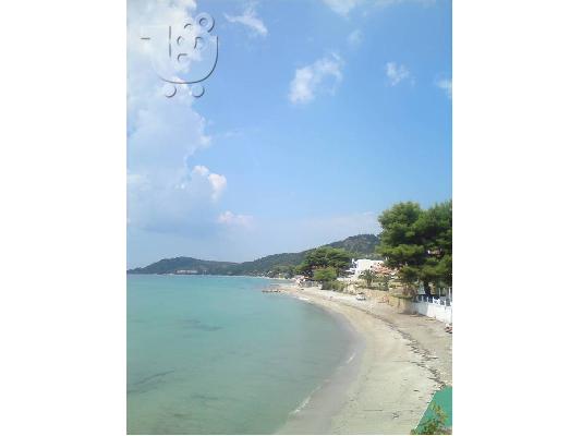 Κασσανδρα,Μόλα Καλύβα,ισόγειο διαμέρισμα  στη θάλασσα...